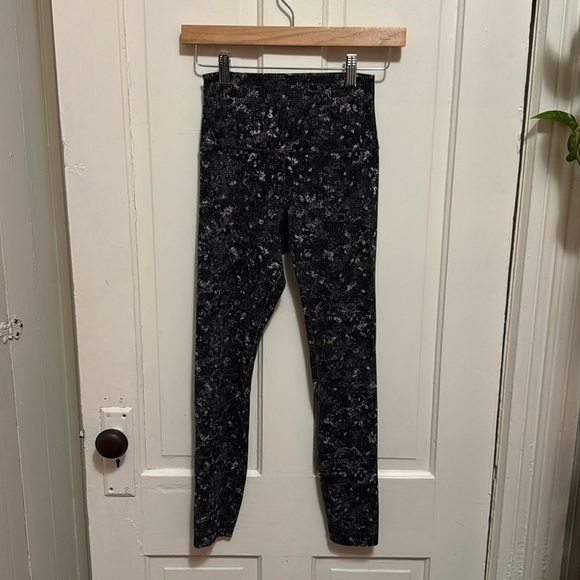 Lululemon Align Pant 25" in Black/Grey/White - Picture 2 of 8